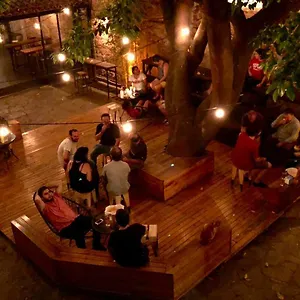 Art Factory Beer Garden Hostal *