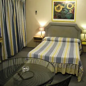 Embassy Hotel 2*