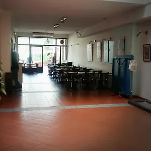 Konukevi Entis Residencia Universitaria 2*