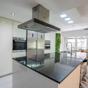 Lujoso Con Jacuzzi, 140m2 Ideal Para Familias Grandes En Retiro Apartment Buenos Aires